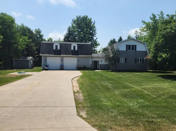 2323 Old Red Apple Rd, Manistee, MI 49660
