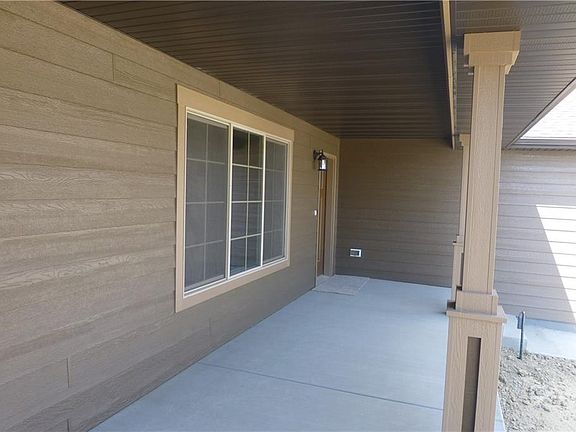 3rd image of 908 Sandcherry St