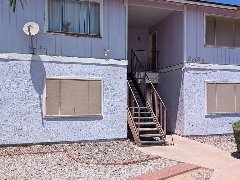 2032 N Hunt Cir — Photo 1