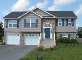 290 Marlowe Dr, Inwood, WV