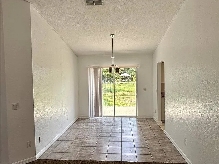 11018 SE 56th Ave — Photo 3