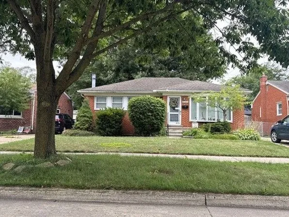 22124 Love St, Saint Clair Shores, MI 48082