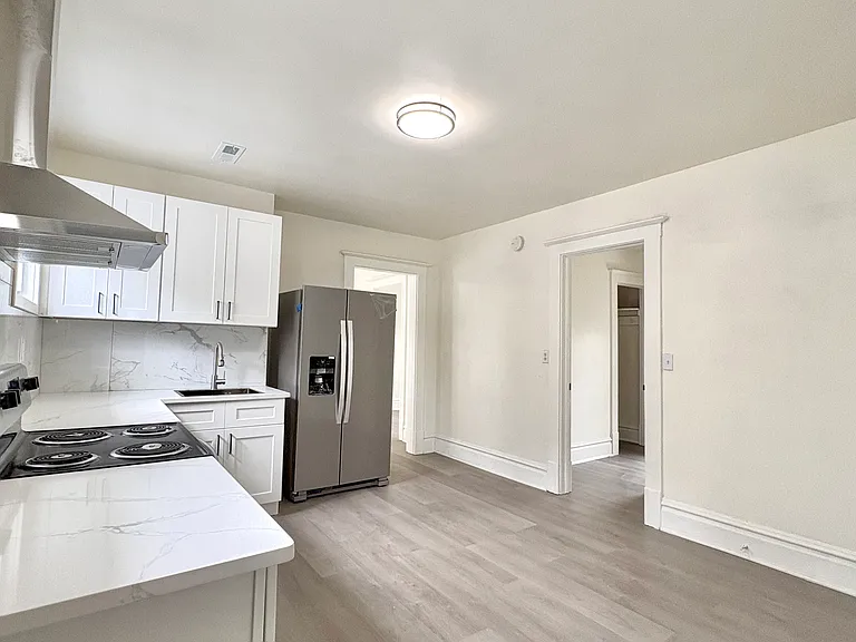 1769 E 31st St #2 — Photo 5