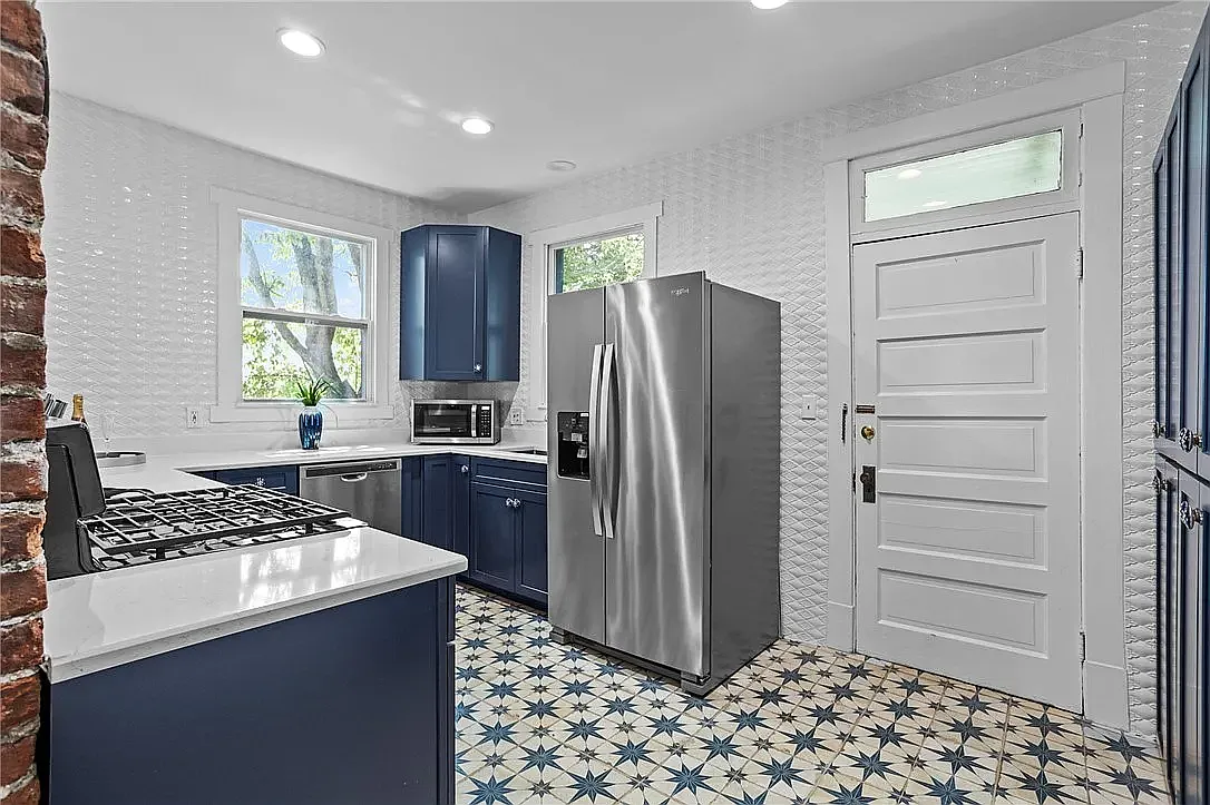 4 bed, 1800 sqft, $2,150 — Photo 4