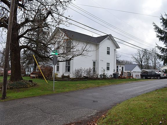 2nd image of 160 W Main St