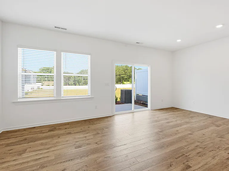 318 Sweetbay Tree Dr — Photo 12