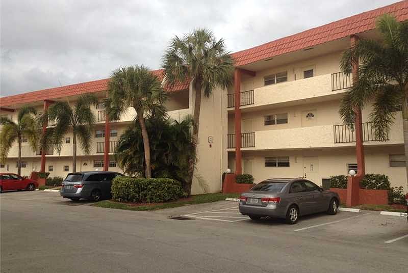 1st image of 9800 N Hollybrook Lake Dr APT 105