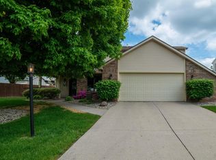 2203 Cedarwood Way, Fort Wayne, IN
