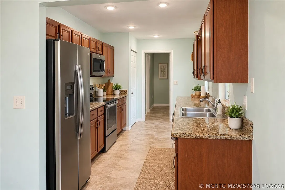 3 bed, 2.0 bath, 1647 sqft, $2,800 — Photo 3