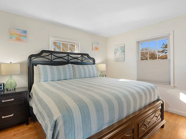 31 Harbor Dr — Photo 12
