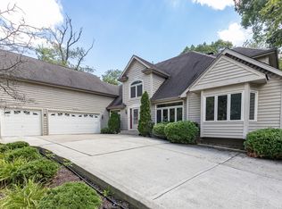 8S341 Whittington Ct, Naperville, IL 60540