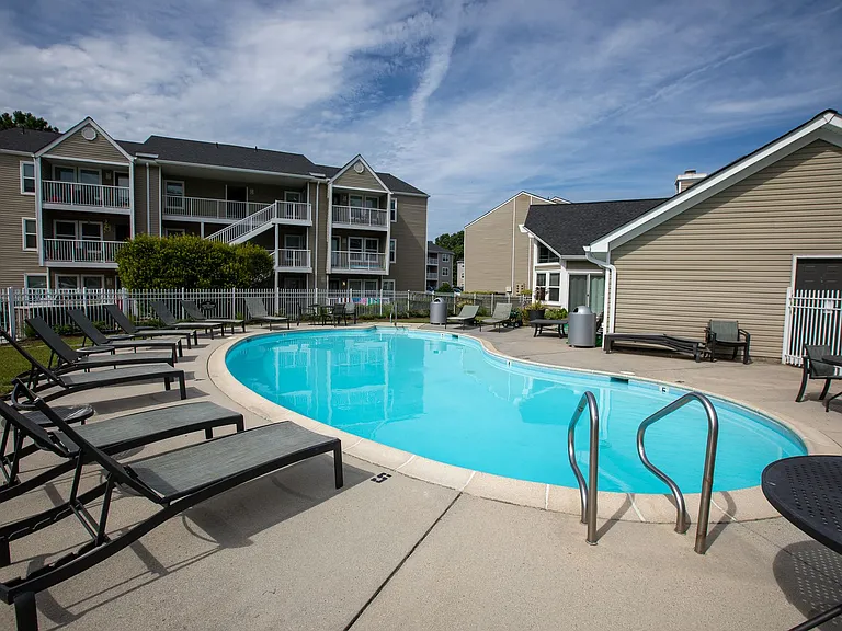 Ashbrook Apartments — Photo 13