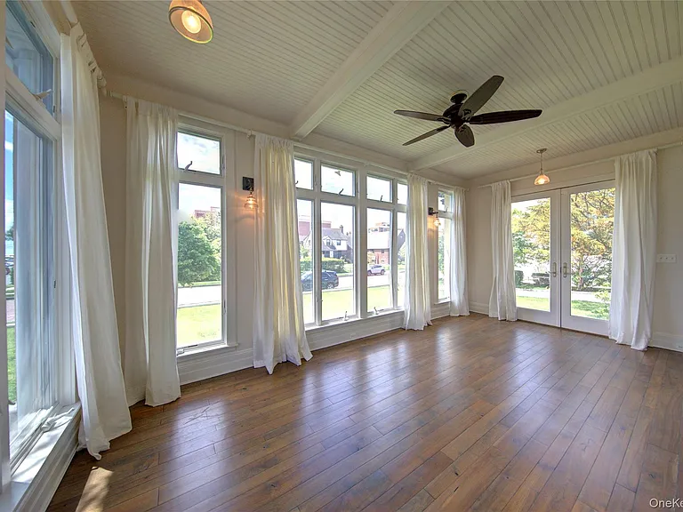 159 Magnolia Blvd — Photo 17