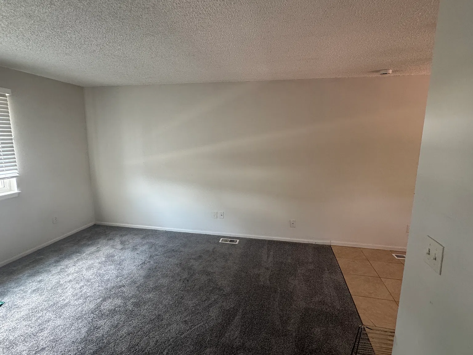 4 bed, 1600 sqft, $3,000 — Photo 4