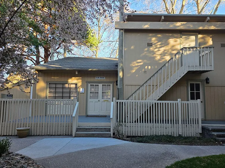 2300 Dickerson Rd #29 — Photo 12