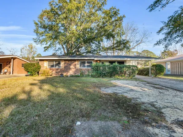 417 Summerhaven Dr, Columbus, MS 39702