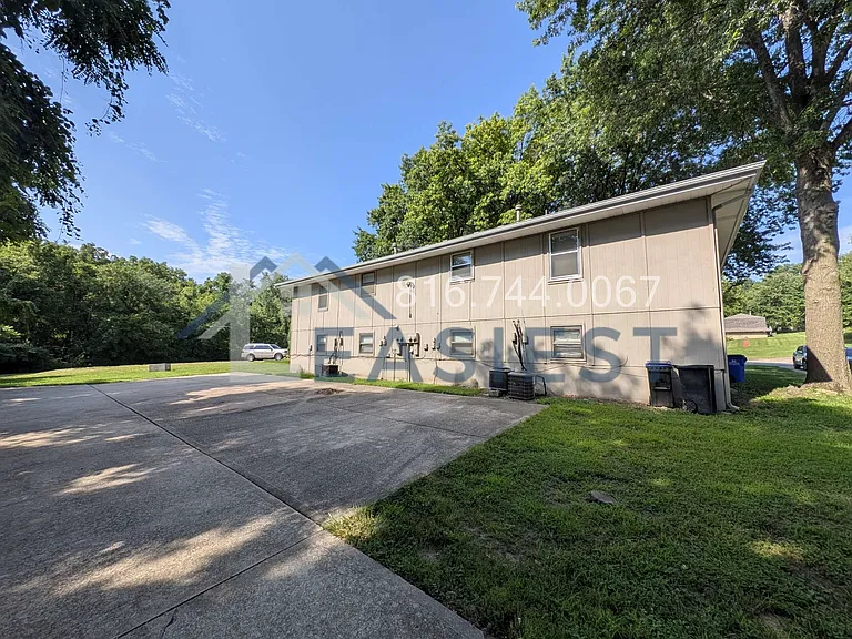 719 NE Barnes Dr #D — Photo 15