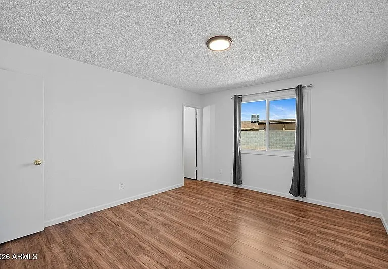 1664 E Del Rio Dr — Photo 25