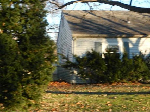 2nd image of 2435 Vigo St