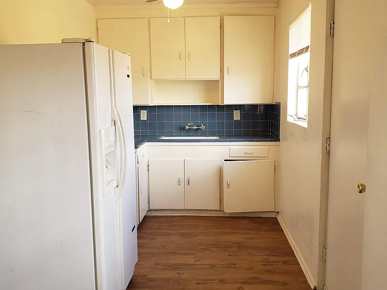 109 W Prince Rd — Photo 5