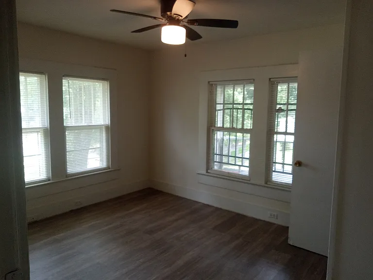 1441 Park Ave — Photo 11
