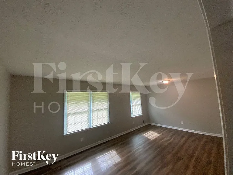 1051 Tony Valley Dr SE — Photo 3