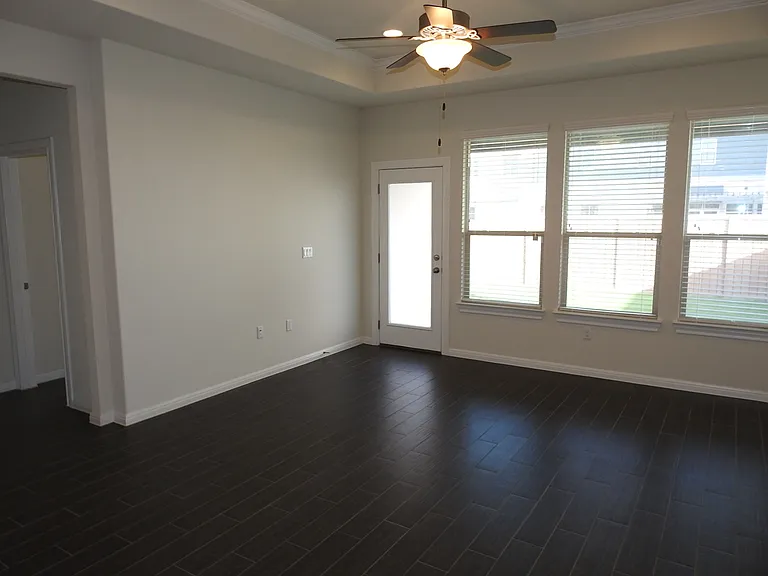 9903 Quercia Dr — Photo 5