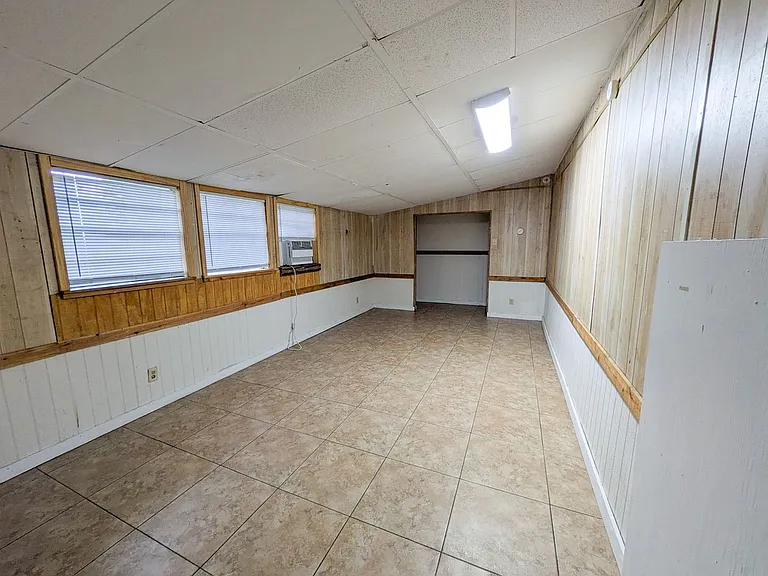 5365 E Parkway Dr — Photo 7