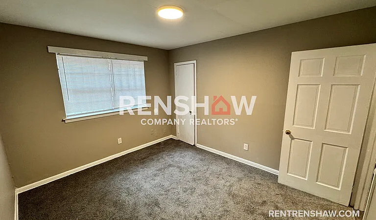 1072 S Willett St — Photo 8