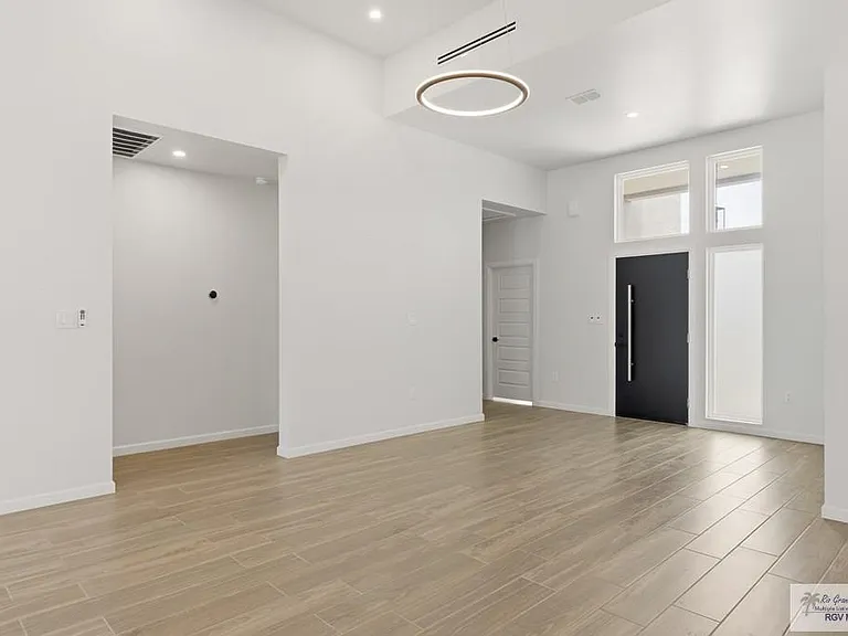 5612 Hedgerow Ct — Photo 7