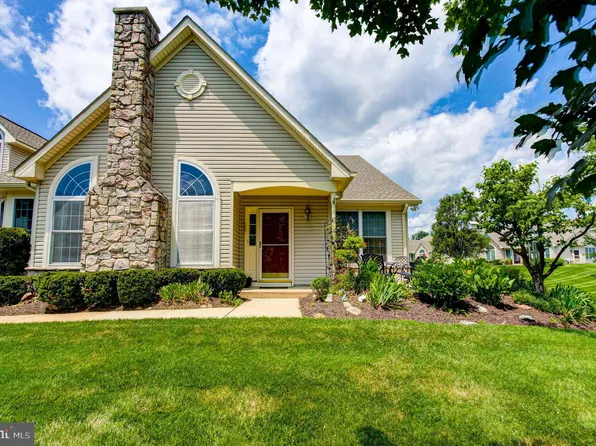 512 Poppy Ct, Langhorne, PA 19047