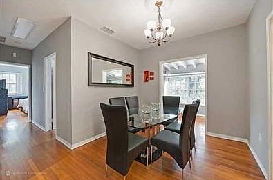 3rd image of 1516 Zoreta Ave