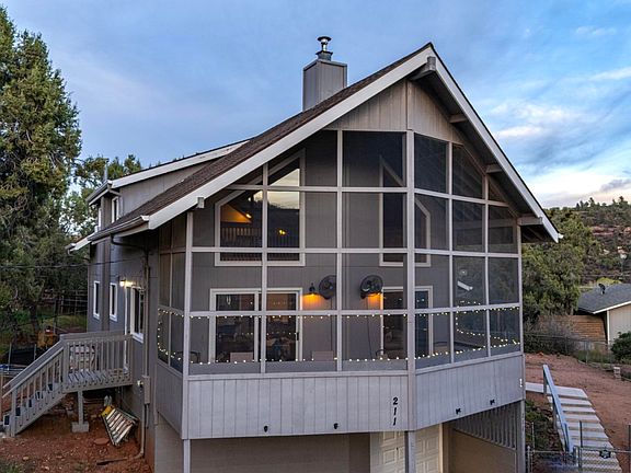 4th image of 211 N Helen Dr