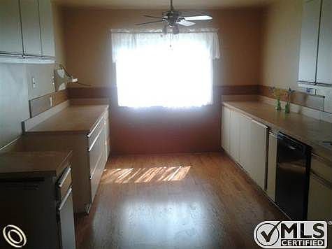 kitchen 2.jpg