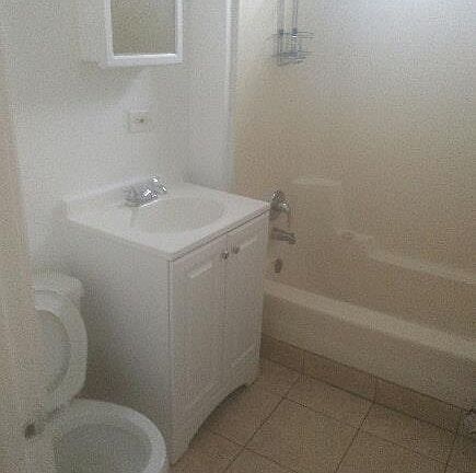 4th image of 1252 S Karlov Ave APT 1B