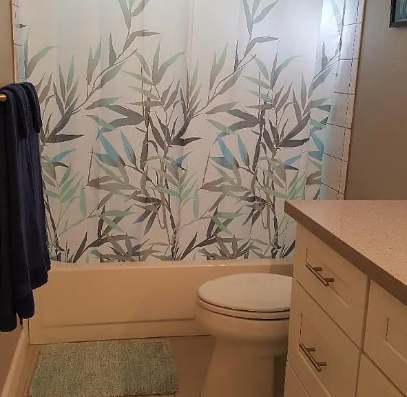 1414 E Chilton Dr — Photo 16