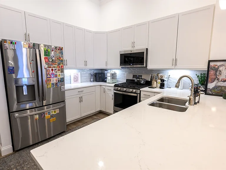 320 Middlesex Ave #B403 — Photo 3