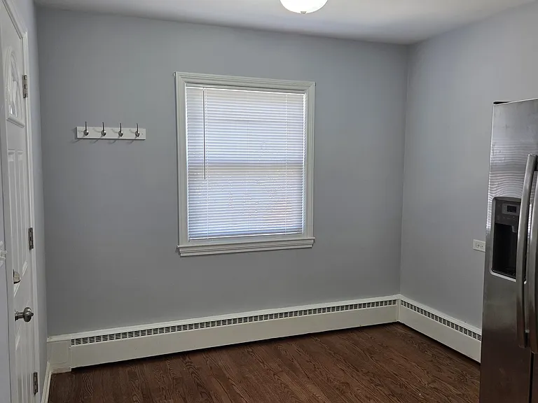 6605 N Northwest Hwy #1 — Photo 3