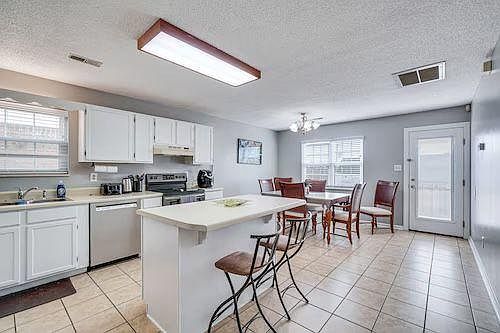 3rd image of 2315 Suzu Way