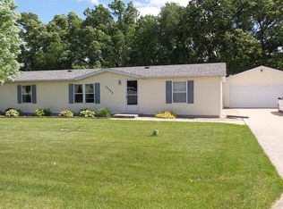 30782 Oak Springs Dr, Granger, IN 46530