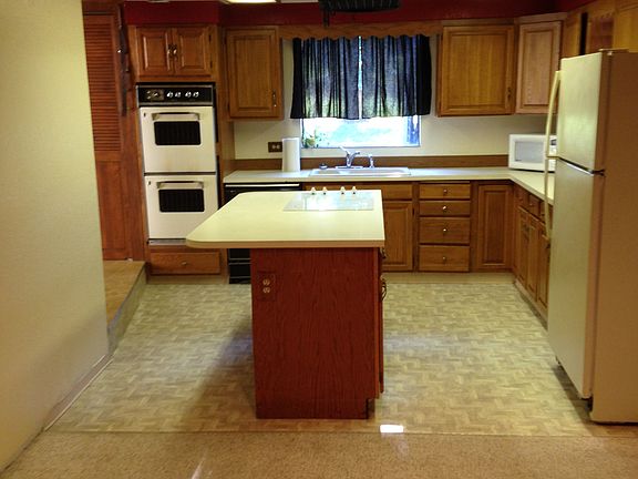 3rd image of 10206 Tieton Dr