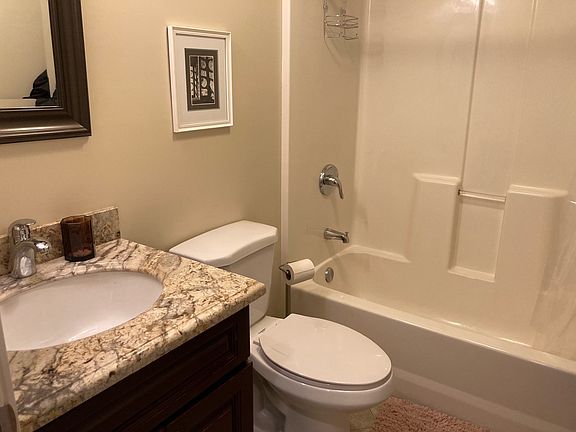 5th image of 5921 17th Ave NW #B