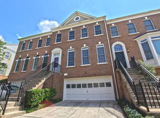 4514 Fair Valley Dr, Fairfax, VA 22033