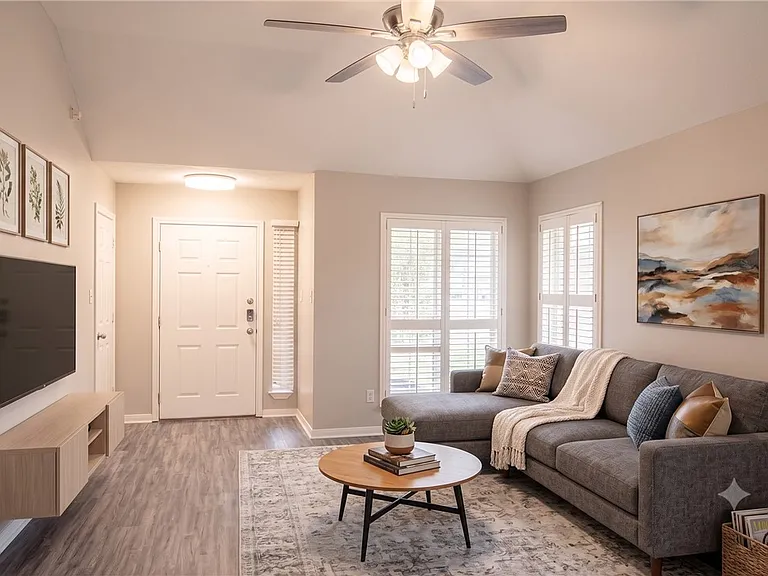 3739 Marielene Cir — Photo 2