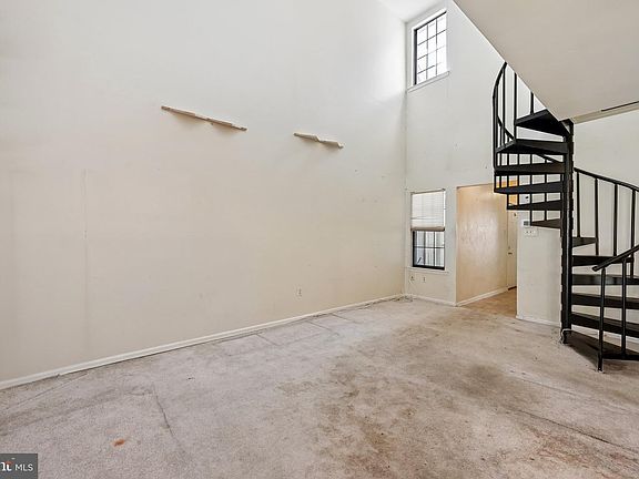 4th image of 23 Chelmsford Ct