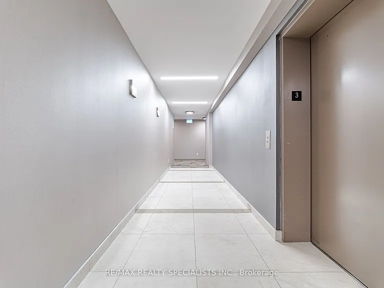5105 Hurontario St #308 — Photo 23