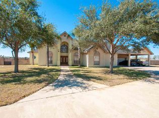 305 Sierra Vista Ln, Zapata, TX 78076