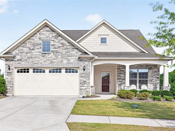 4961 Adler Ct, Hoschton, GA 30548