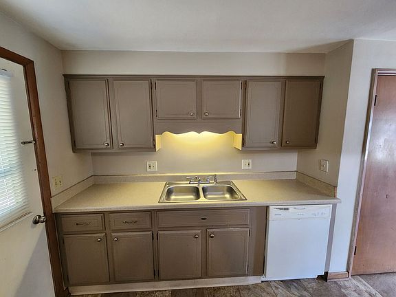 5th image of 3300 10th St #3304