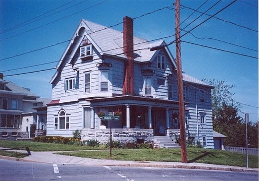 2nd image of 1624 W Genesee St APT 10